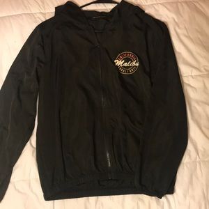 Super cute black windbreaker.